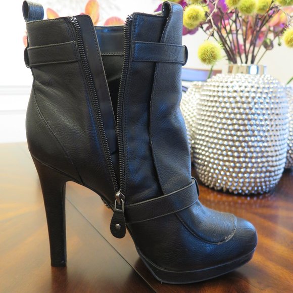 Used - Vera Wang Platform Boot Size 10 - Picture 3 of 3